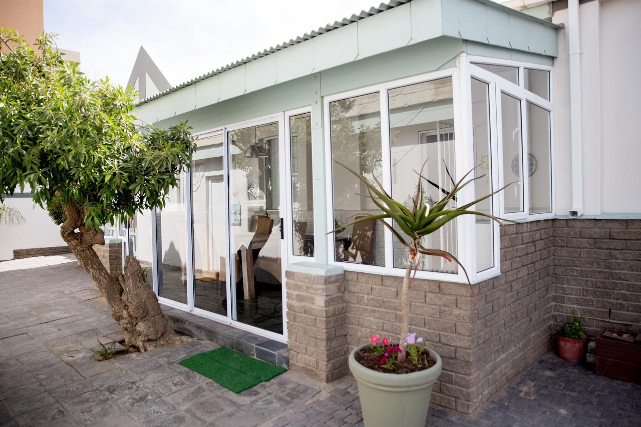 Mahdi Cottage スワコプムント エクステリア 写真
